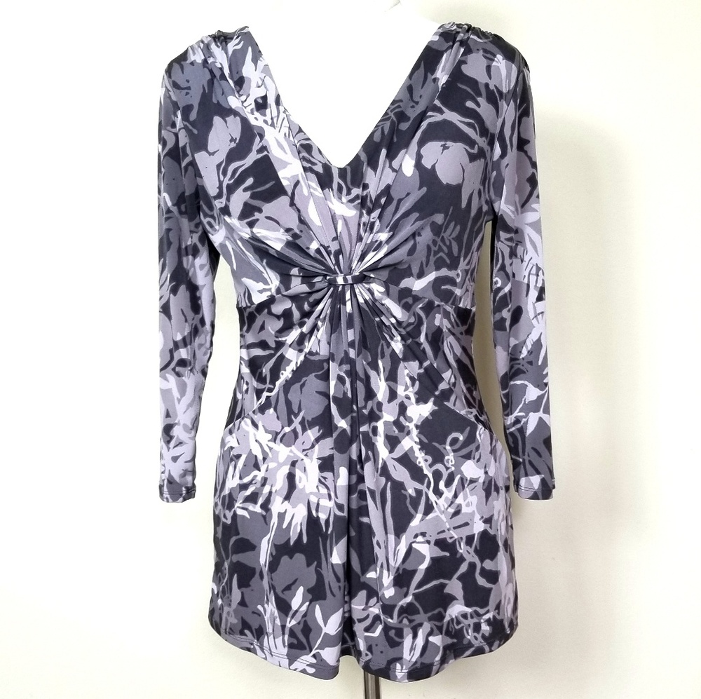 DAISY FUENTES TUNIC TOP V NECK MEDIUM EP946